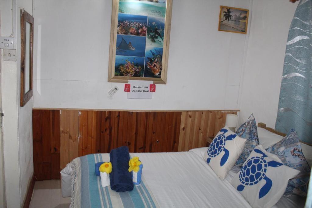 My Corner Guest House Victoria Exterior photo